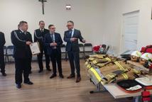 Gmina Bochnia: Poseł na Sejm RP przekazał sprzęt dla OSP
