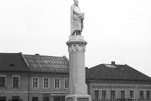 Zdejmą Kazika z cokołu!