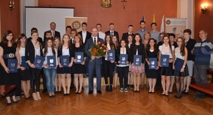 Stypendia starosty rozdane