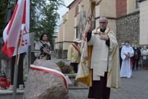 Obelisk i tablica ku pamięci ludzi NSZZ Solidarność