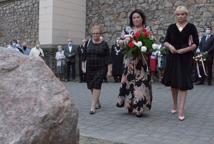 Obelisk i tablica ku pamięci ludzi NSZZ Solidarność