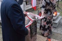 Obelisk i tablica ku pamięci ludzi NSZZ Solidarność