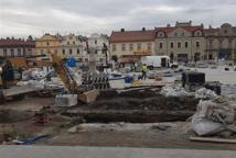 Pomnik króla Kazimierza Wielkiego powrócił na Rynek