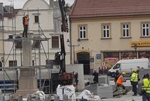 Pomnik króla Kazimierza Wielkiego powrócił na Rynek