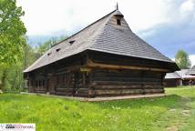 Len, chaty z zwyżką i Święto Borówki - Orawski Park Etnograficzny