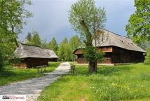 Len, chaty z zwyżką i Święto Borówki - Orawski Park Etnograficzny