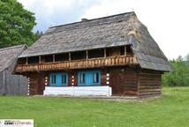Len, chaty z zwyżką i Święto Borówki - Orawski Park Etnograficzny