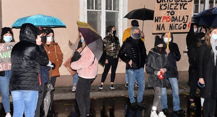 Policja odpowiada na pytania o protesty  proaborcyjne