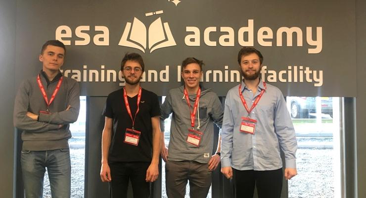 Studenci AGH chcą rozwiązać problem kosmicznych śmieci