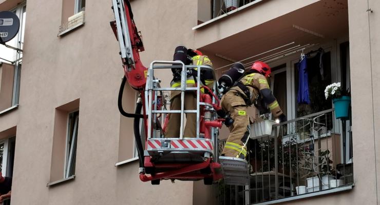 Dym z okna wzbudził podejrzenie sąsiadów