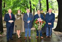 Pamięć poległym - Zaprzepaszczony arsenał