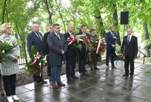 Pamięć poległym - Zaprzepaszczony arsenał