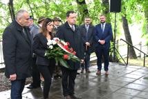 Pamięć poległym - Zaprzepaszczony arsenał