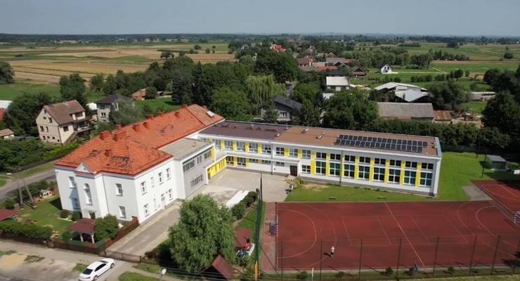 Gmina Bochnia: Zakończono termomodernizację budynków szkoły w Gawłowie i Nieszkowicach Wielkich