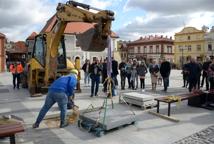 Kapsuła czasu na zakończenie prac na Rynku