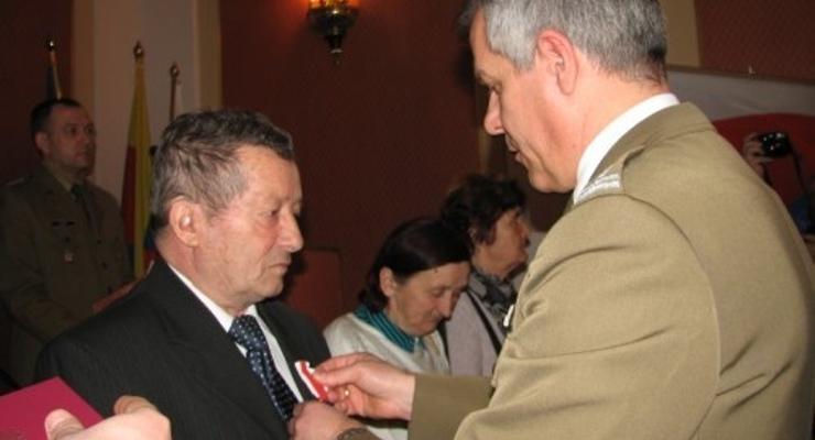 Starostwo: uhonorowano rodziców żołnierzy