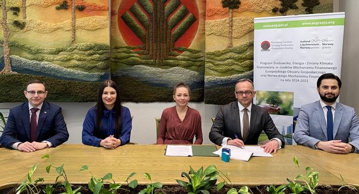 Gmina Bochnia: Wójt podpisał umowę o dofinansowanie termomodernizacji budynków szkół