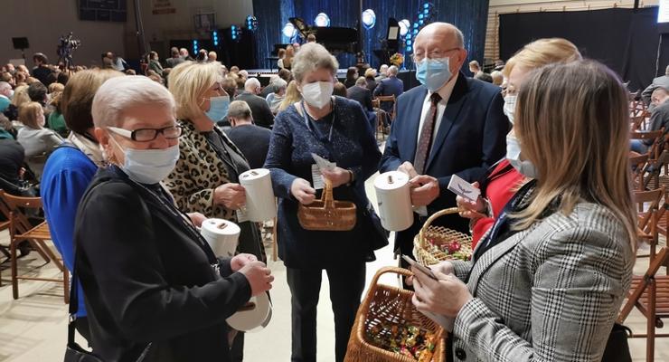 4000 zł z kwesty dla hospicjum