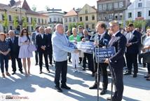 2. edycja Funduszu Polski Ład. Poseł Wiesław Krajewski wręczał czeki