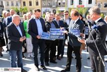 2. edycja Funduszu Polski Ład. Poseł Wiesław Krajewski wręczał czeki