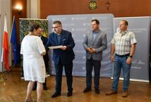 Wręczenie promesów w Starostwie dla organizacji pozarządowych - zobacz listę