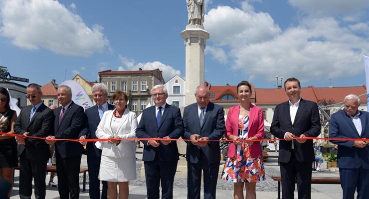 Rynek oficjalnie otwarty - jak wygląda w obiektywie?