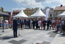 Rynek oficjalnie otwarty - jak wygląda w obiektywie?