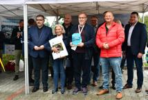Zabytkowe pojazdy zaczarowały powiat