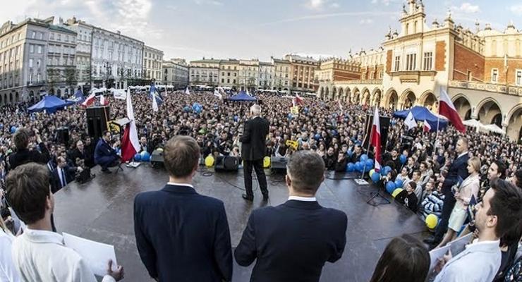 Wiec Kraków: Ponad 10 tysięcy zwolenników JKM