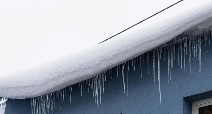 Uwaga na śnieg na dachach! Powiatowy Inspektor Nadzoru Budowlanego w Bochni wydał komunikat