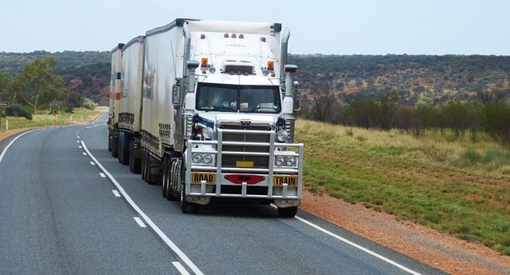 Czy można pożyczyć licencję transportową innemu przedsiębiorcy?