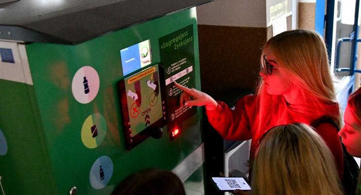 Pierwszy recyklomat w Bochni uruchomiony! Gdzie się znajduje?
