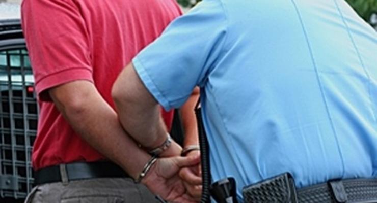 Diler chciał połknąć narkotyk na oczach policjantów 