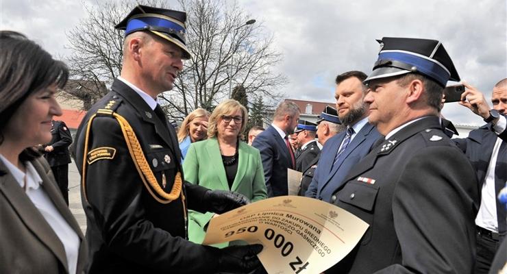 4 nowe wozy dla bocheńskiej straży