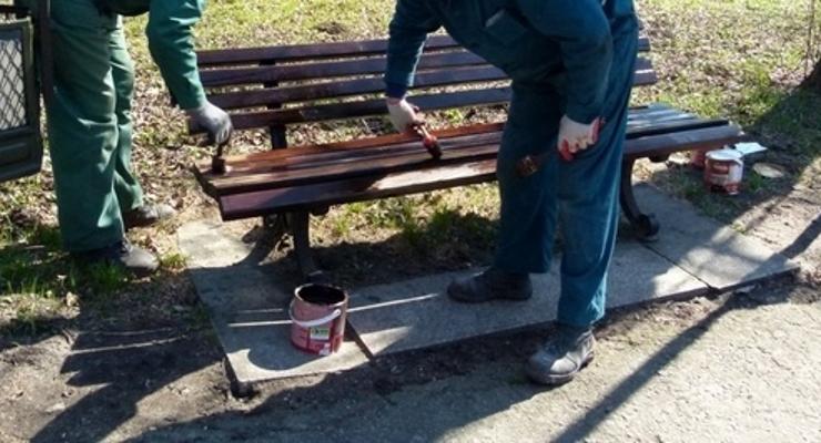 Miasto zapłaci fortunę za malowanie ławek?