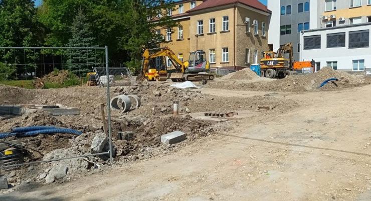 Będzie nowy parking przy szpitalu jeszcze w tym roku