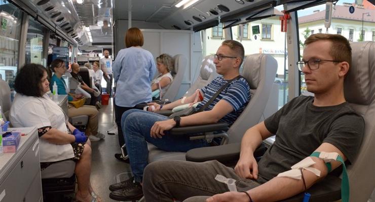 Dzień zdrowia na Rynku. Oddano ponad 10 litrów krwi