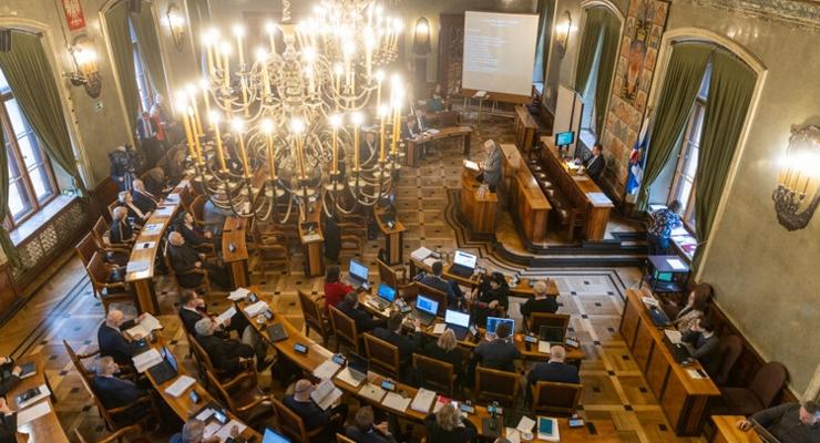 Prezydent Krakowa: absolutorium - tak!, zaufanie – nie!