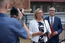 Wicewojewoda, burmistrz i posłowie. Wręczono czeki na renowację bocheńskich zabytków
