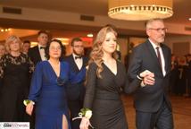 Maturzyści I LO wodzili poloneza