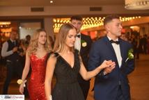 Maturzyści I LO wodzili poloneza