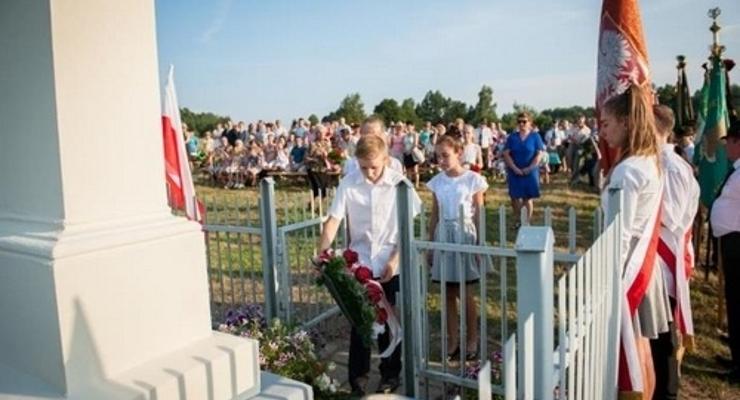 Nieszkowice Wlk. pielęgnują pamięć o poległych lotnikach