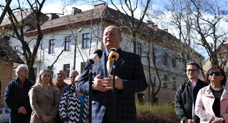 Marek Rudnik o przejściach dla pieszych, małych rondach oraz monitoringu w Bochni