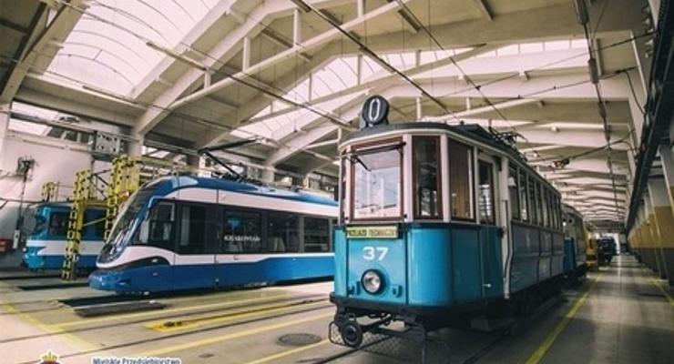 Wielka parada autobusów i tramwajów 