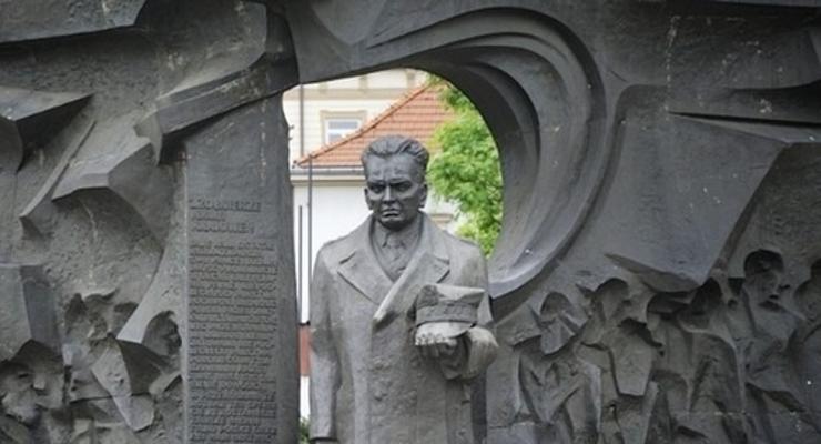 80. rocznica Powstania Warszawskiego - Leopold Okulicki współpracował z sowietami