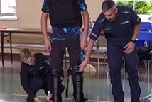 Młodzi strażacy na obozie wakacyjnym
