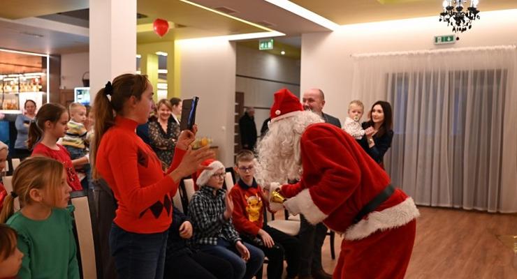 Rzezawa: Mikołaj u niepełnosprawnych dzieci