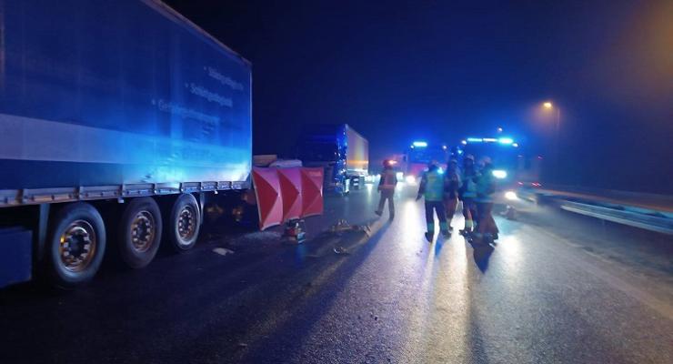 A – 4: trzy zdarzenia, dwie śmierci