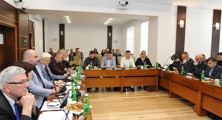 Radni przyjęli budżet miasta - 26 poprawek PiS