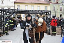 Święto Trzech króli - podjechali królewskimi kabrioletami